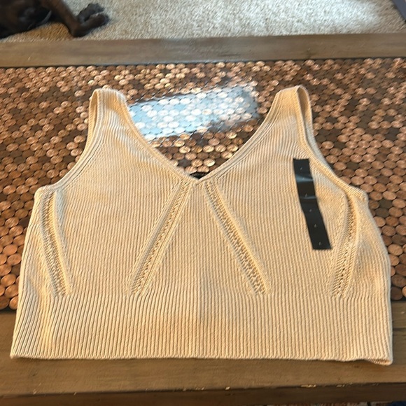 Banana Republic | Crop Cream Sleeveless Sweater Tank Top - Picture 1 of 2